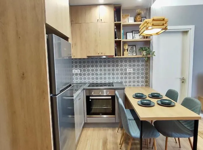 Modern Style 2br-apt - 10min To Skanderbeg Square