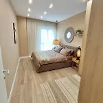 Apartment Modern Style 2br-apt - 10min To Skanderbeg Square *