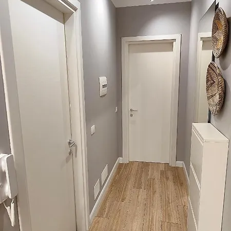 Apartment Modern Style 2br-apt - 10min To Skanderbeg Square