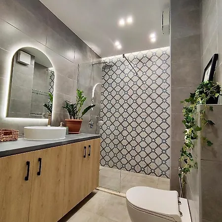Modern Style 2br-apt - 10min To Skanderbeg Square Apartamento *