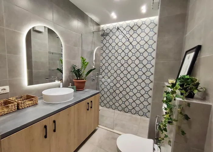 Modern Style 2br-apt - 10min To Skanderbeg Square Apartment